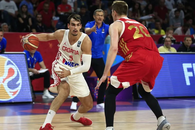 Dario Saric with the Croatian national team in 2017.