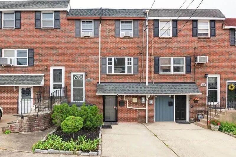 Property Line Conshohocken homes under 350,000