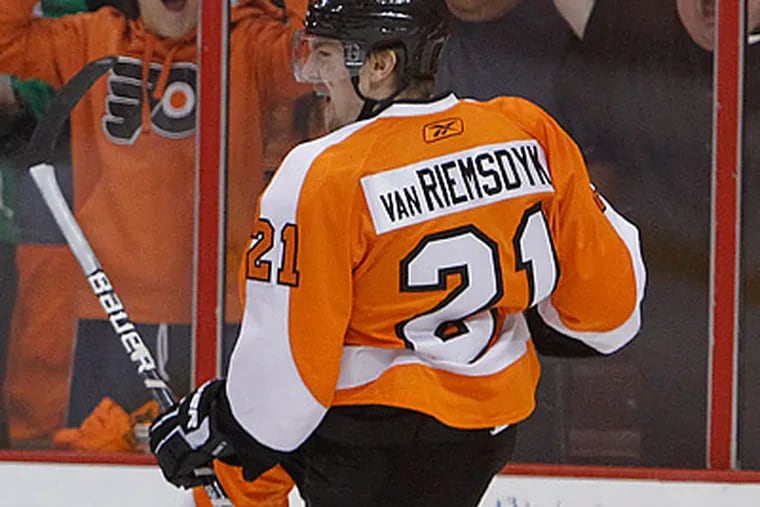 James van Riemsdyk scored both of the Flyers' goals last night against the Bruins. (Ron Cortes/Staff Photographer)