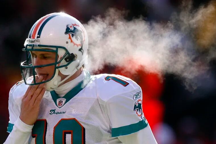 Miami quarterback Chad Pennington is looking to clinch the AFC East. He and the Dolphins have to beat his old team, the Jets.