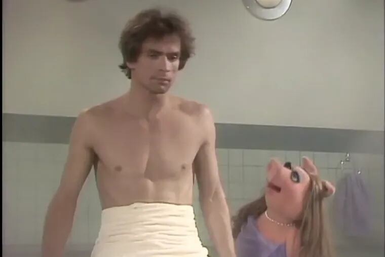 Rudolf Nureyev and Miss Piggy in a Muppet version of ‘Baby, It’s Cold Outside’