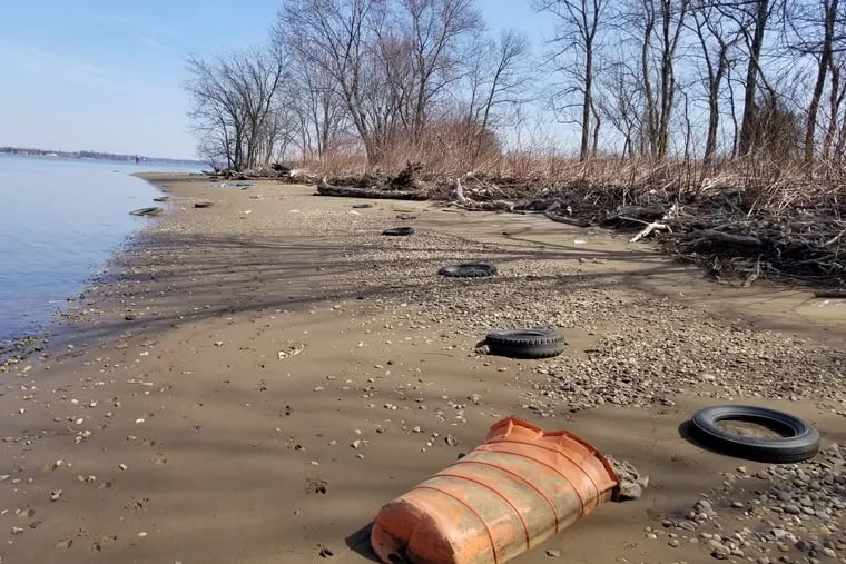 Trash along banks of Delaware River during the 2018 South Jersey Scrub.