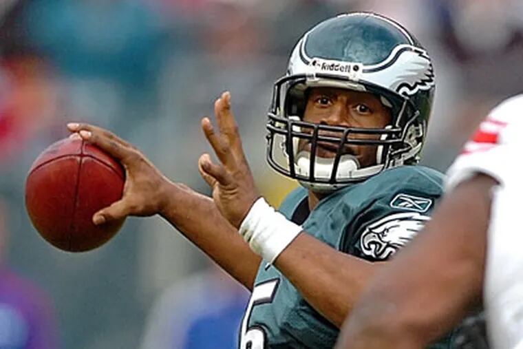 Donovan McNabb was 17 of 23 for 243 yards and three touchdowns as he led the Eagles to a dominating 40-17 victory last week against the Giants. (Clem Murray / Staff Photographer)