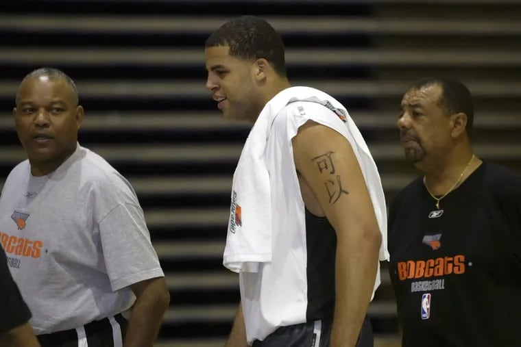 Charlotte Bobcats assistant Jeff Capel (right), with head coach Bernie Bickerstaff after a predraft workout by North Carolina’s Sean May (middle) in June 2005.