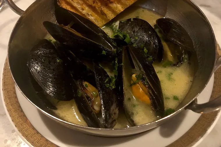 Mussels at happy hour at Olde Bar.