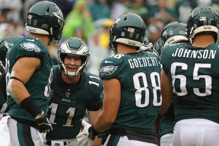 Carson Wentz calls a play during the second quarter.