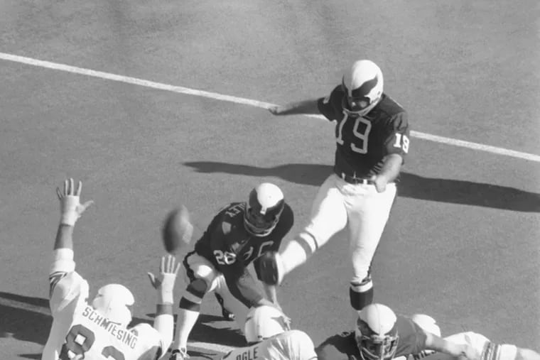 Tom Dempsey kicking an extra-point attempt for the Eagles against the Cardinals in St. Louis on Nov. 22, 1971.