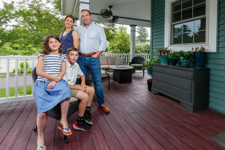 It was the wraparound porch that first attracted Jillian and Darren Moskovitz to the Victorian in Fort Washington, where they now live with their children, Quinn and Benjamin.
