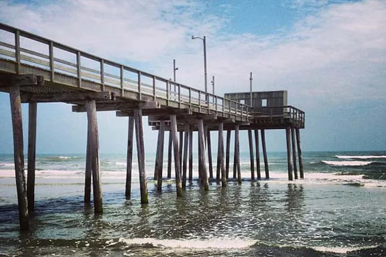 Heading to the shore this weekend for some sand, surf, and sun? Send us your favorite beach photo. (Photo by Instagram user @therionkingotg)