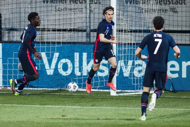 Brenden Aaronson, center, scored the United States' second goal in their 4-1 win over Jamaica.