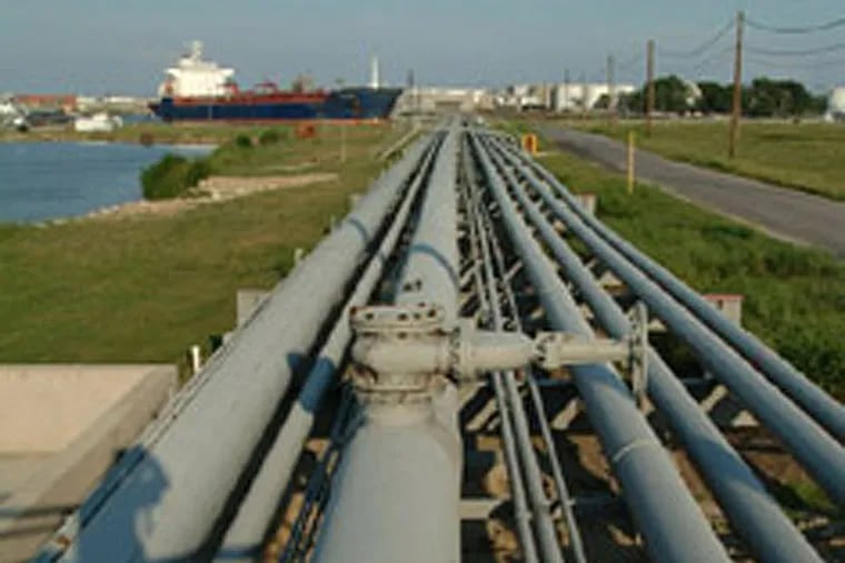 A Sunoco Logistics fuel terminal in Texas. (Photo from sunocologistics.com)
