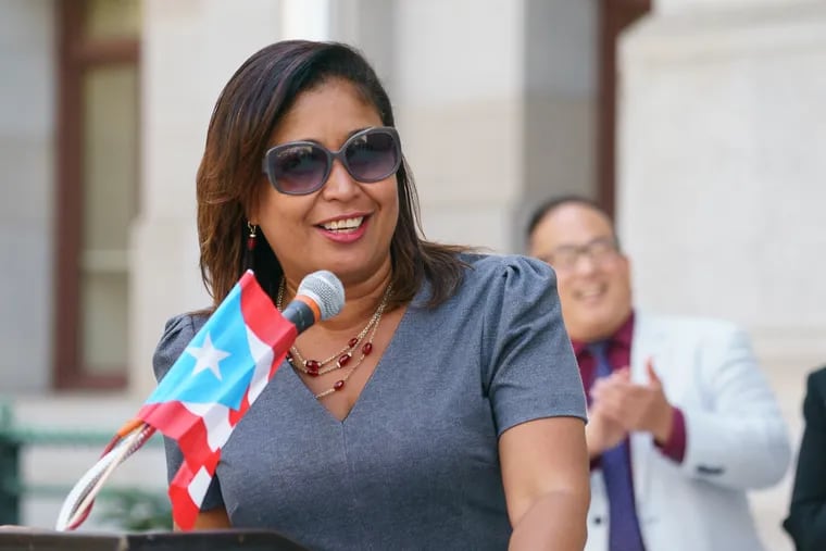 Councilwoman Maria D. Quiñones-Sánchez said her colleague Bobby Henon should step down.