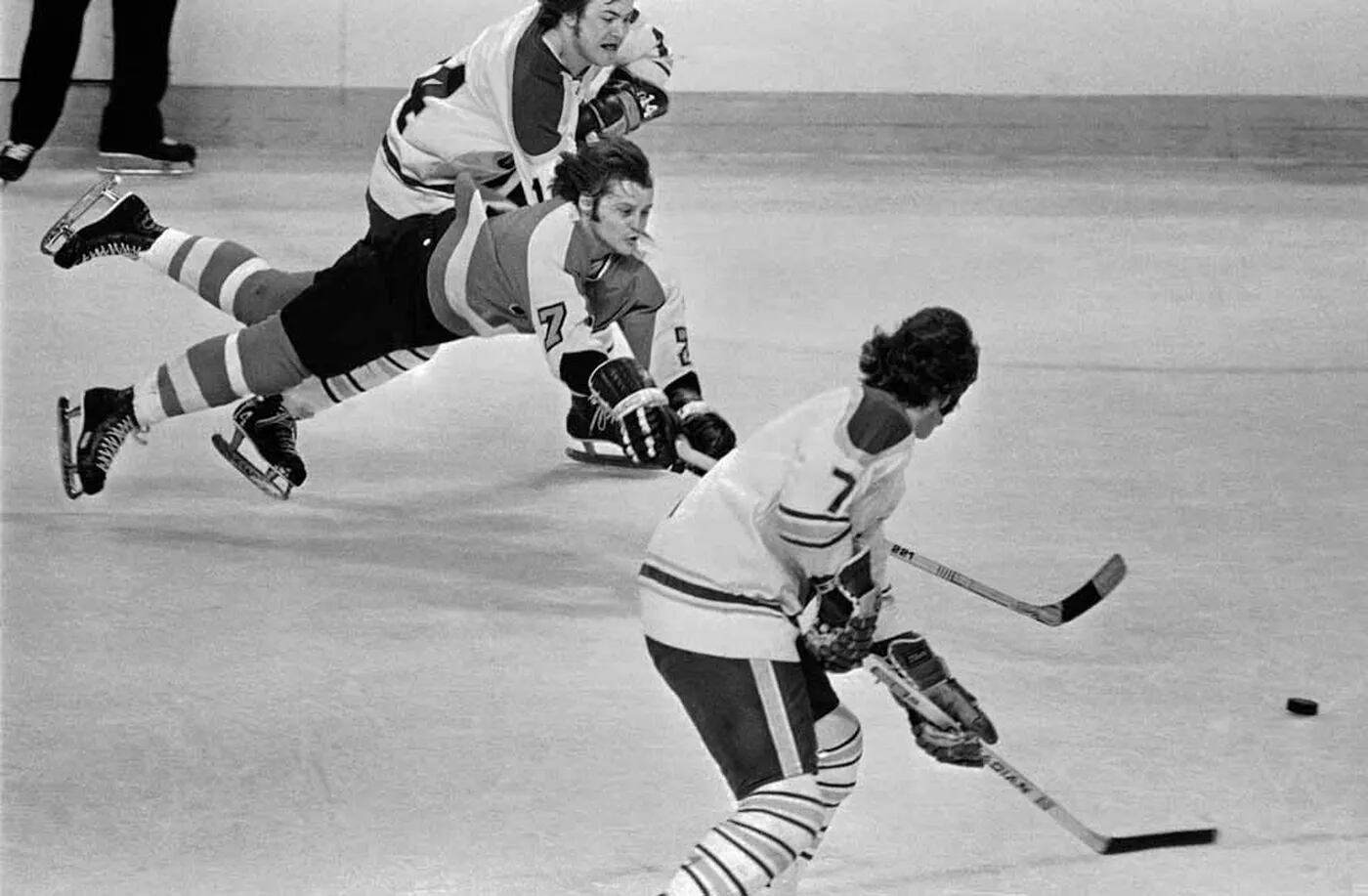 303 Bobby Clarke Ice Hockey Player Stock Photos, High-Res Pictures