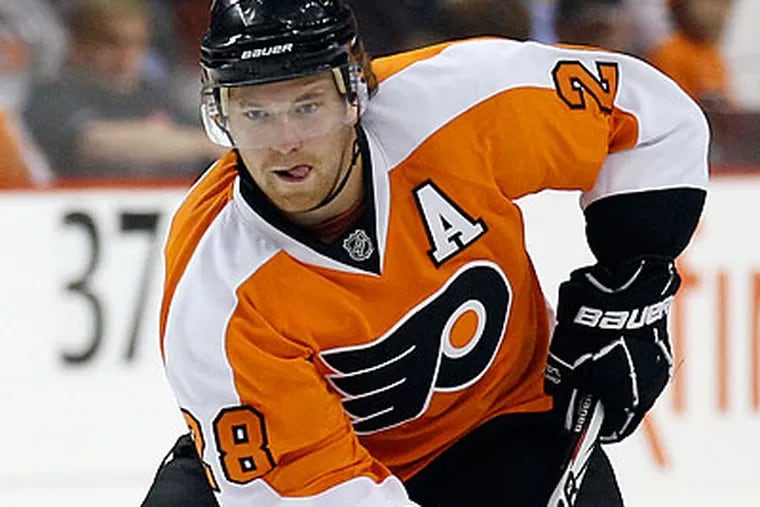 Claude Giroux has been cleared to play and is officially listed as day-to-day. (Yong Kim/Staff file photo)