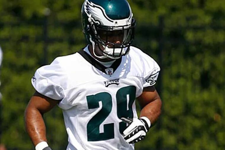 Nate Allen signed a four-year deal with the Eagles last night. (Alejandro A. Alvarez / Staff File Photo)