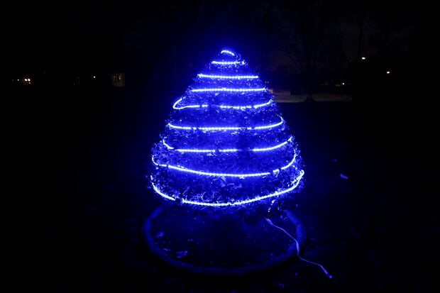 Shame on anonymous bully who criticized Haddonfield family’s ‘fake and lazy’ Christmas decor