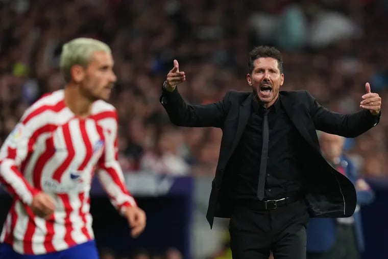 Diego Simeone of Atletico de Madrid reacts during the LaLiga Santander match between Atletico de Madrid and Real Madrid CF at Civitas Metropolitano Stadium on September 18, 2022 in Madrid, Spain. (Photo by Angel Martinez/Getty Images)