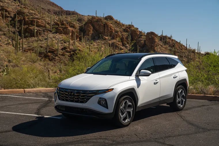  Revisión El Hyundai Tucson Hybrid rediseñado ofrece asequibilidad animada