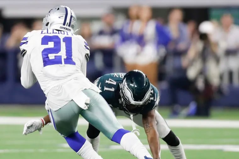 The Eagles need to keep their heads up Sunday night if they are going to prevent the Cowboys' Ezekiel Elliott from running all over them like he did last year.