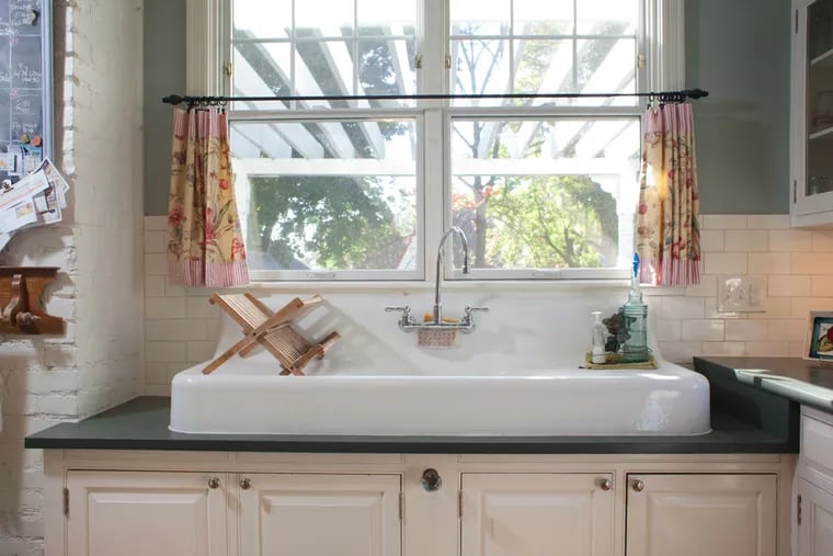 Having a window at your kitchen sink makes washing dishes an easier chore. But what if you don't have one?