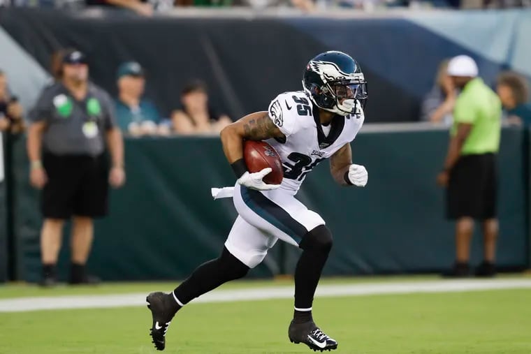 Former Eagles running back Donnel Pumphrey returning a kick against the Tennessee Titans in a preseason game.