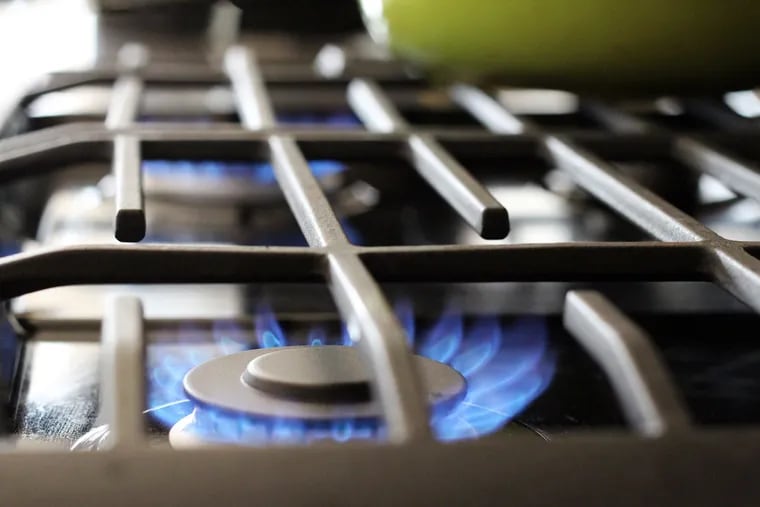 Natural gas stoves, which are used in about 40% of homes in the U.S., emit air pollutants such as nitrogen dioxide, carbon monoxide, and fine particulate matter.