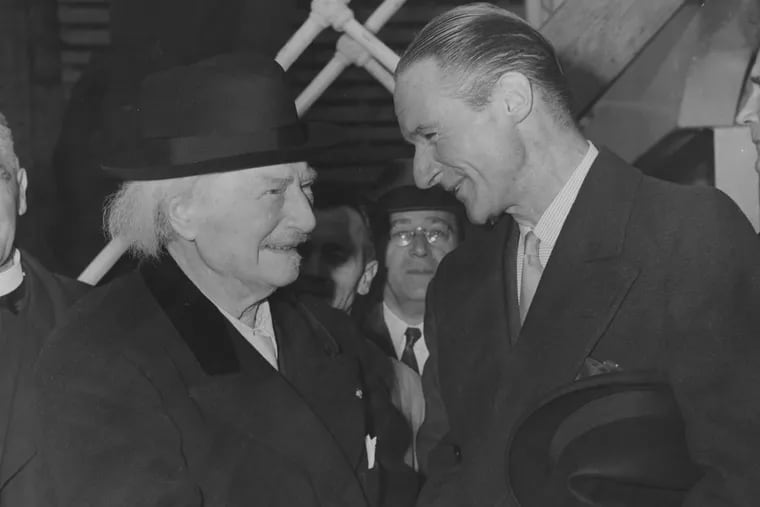 Anthony Biddle greeting Polish political leader Jan Paderewski in 1940.