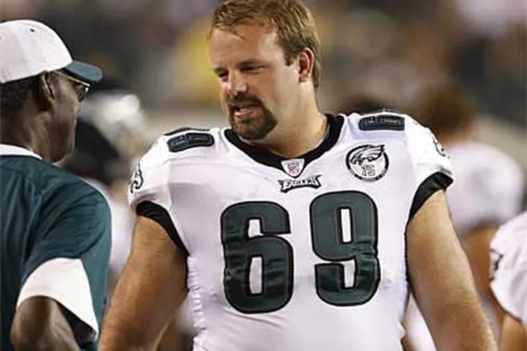 Eagles offensive tackle and pending free agent Jon Runyan will miss four to six months after undergoing microfracture surgery. (David Swanson / File photo)