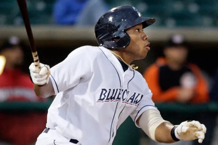 Phillies prospect Jonathan Singleton hits a double for the Lakewood BlueClaws. (Elizabeth Robertson / Staff Photographer)