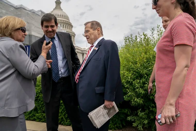 Two people ask to take a photo with House Judiciary Committee Chairman Jerrold Nadler (D., N.Y.) as the Senate and the House of Representatives shut down for the week-long Memorial Day recess, at the Capitol in Washington, Thursday, May 23, 2019.