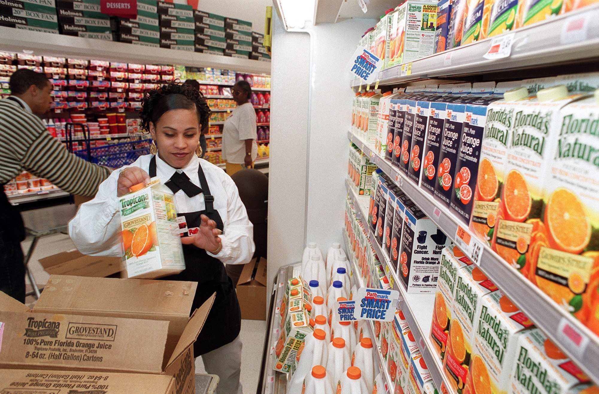 Grocery Delivery Trades Community for Convenience