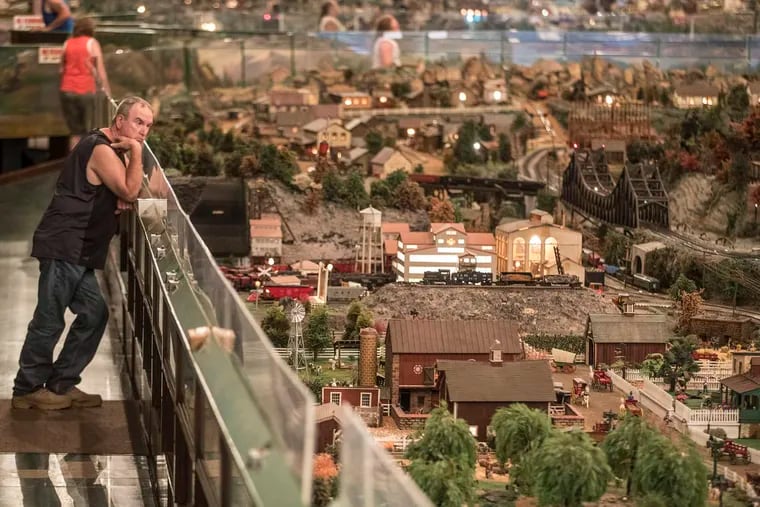 Once upon a time, Roadside America was one of the country's great off-highway family attractions, drawing visitors to see the miniature America a Pennsylvania man made by hand.