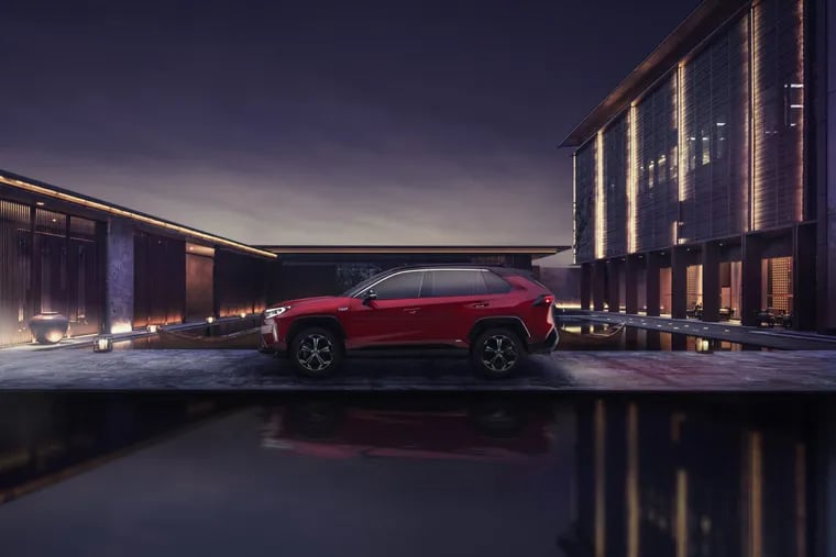 The 2021 Toyota RAV4 Prime keeps the look of the RAV4 since its 2019 redesign. It looks like nothing if not a Jeep Cherokee.
