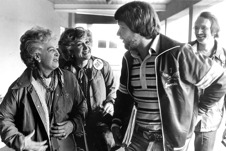 Eagles quarterback Ron Jaworski (right) walks with his mother Mildred Jaworski (left) and his sister Jeri Shaw (center) at the team’s hotel in New Orleans as the Eagles prepare for their Super Bowl XV game against the Oakland Raiders in 1981.