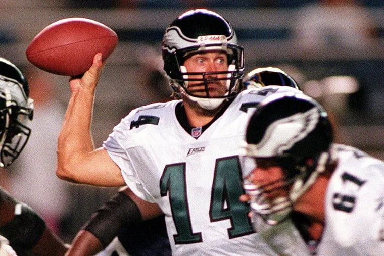 Doug Pederson while playing for the Eagles.
