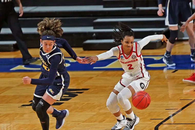 Georgia guard Gabby Connally races for a steal on Drexel forward Brianne Borcky (10) during the second half.