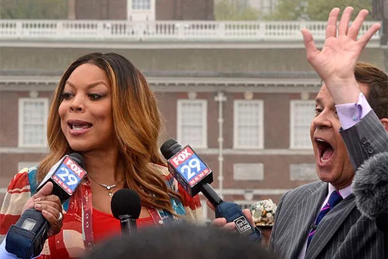 Talk-show host Wendy Williams cohosted &quot;Good Day Philadelphia&quot; on Friday, and appeared with anchor Mike Jerrick at Independence Hall, where he delivered her &quot;How ya doin', America?&quot; catchphrase. (Tom Gralish/Staff Photographer)