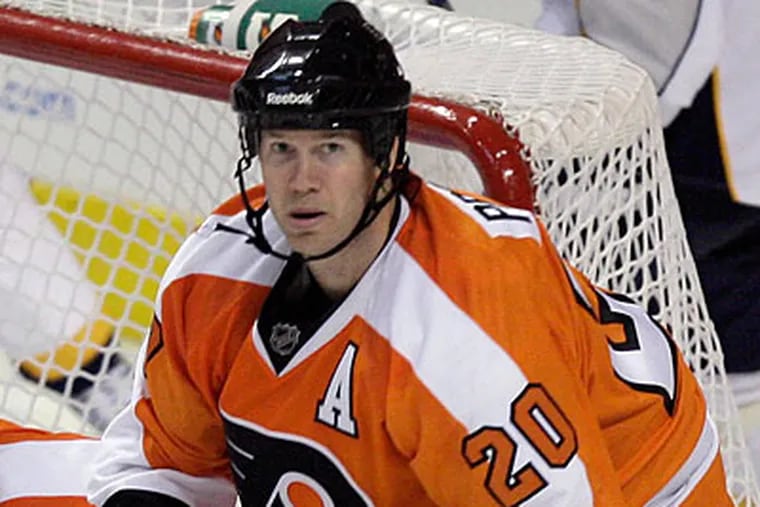 Sources tell the Daily News that Chris Pronger will sit in Game 1. (Yong Kim/Staff file photo)
