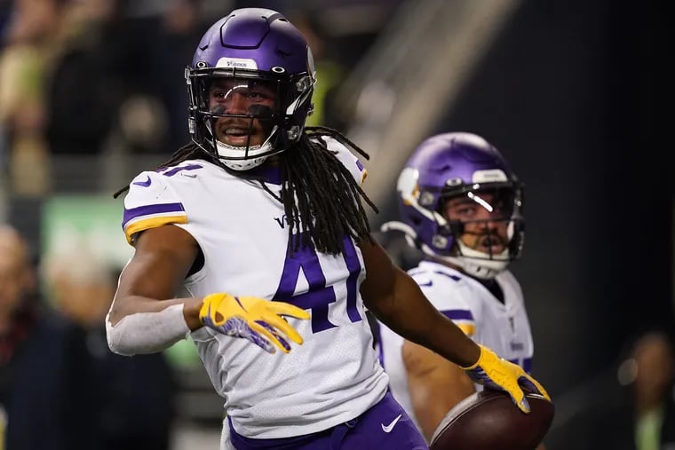 Anthony Harris signed a 1-year, $5 million deal to join the Eagles.