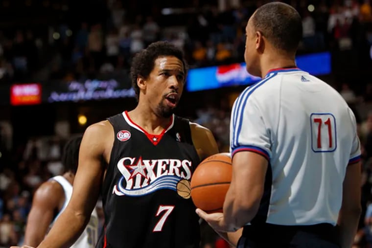 Andre Miller argues with ref Rodney Mott after being called for technical foul in closing seconds.