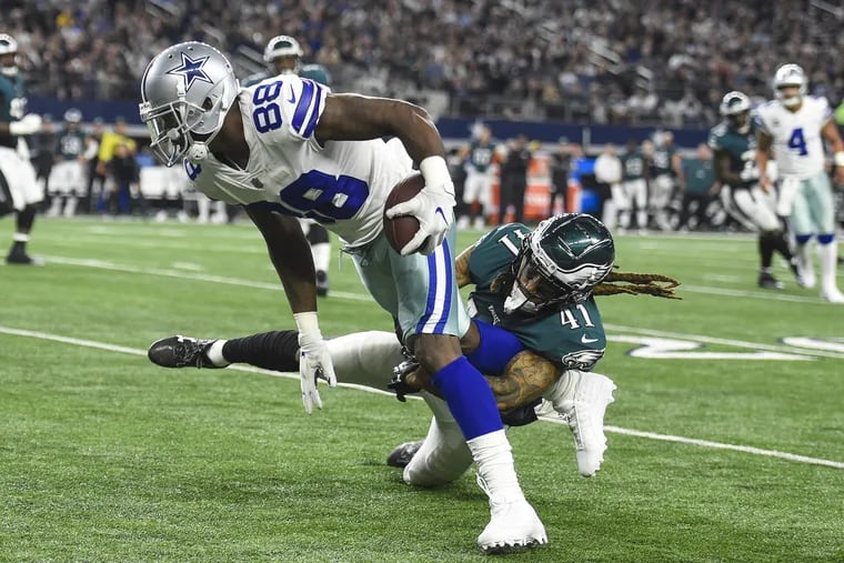 Dez Bryant runs past Eagles cornerback Ronald Darby during a November 2017 NFC East matchup.