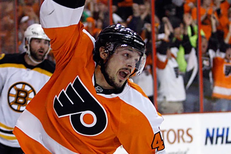 Danny Briere celebrates his second period goal.  The Flyers will play Game 7 on Friday night in Boston.  (Yong Kim / Staff Photographer)