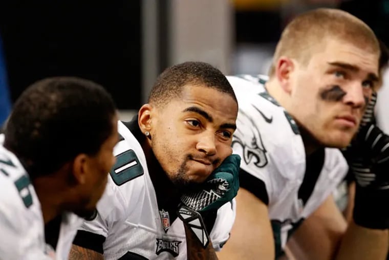 DeSean Jackson and Zach Ertz sit on the bench late in fourth quarter. (Ron Cortes/Staff Photographer)