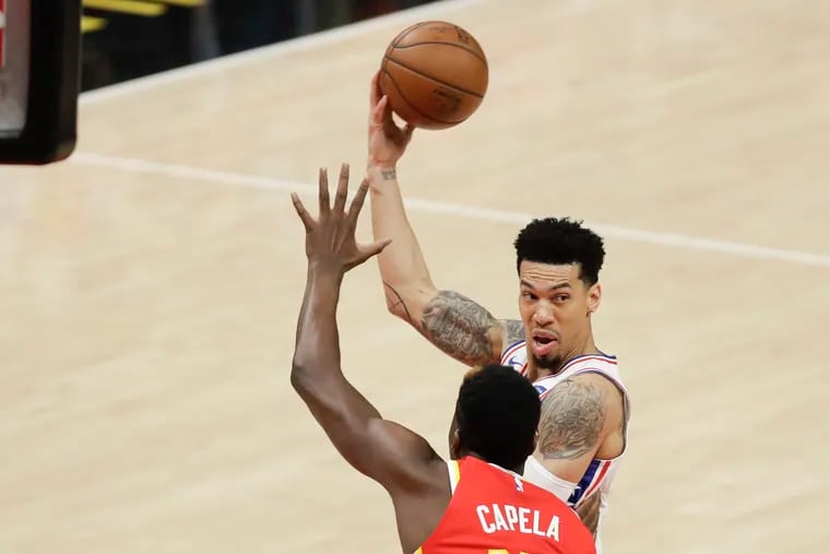 Sixers forward Danny Green, shown passing against the Atlanta Hawks, is an unrestricted free agent.