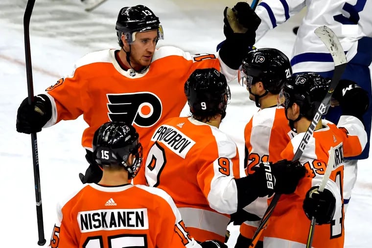 Kevin Hayes (left) assisted on the Flyers' first goal Tuesday night in their 6-1 victory over the Maple Leafs.