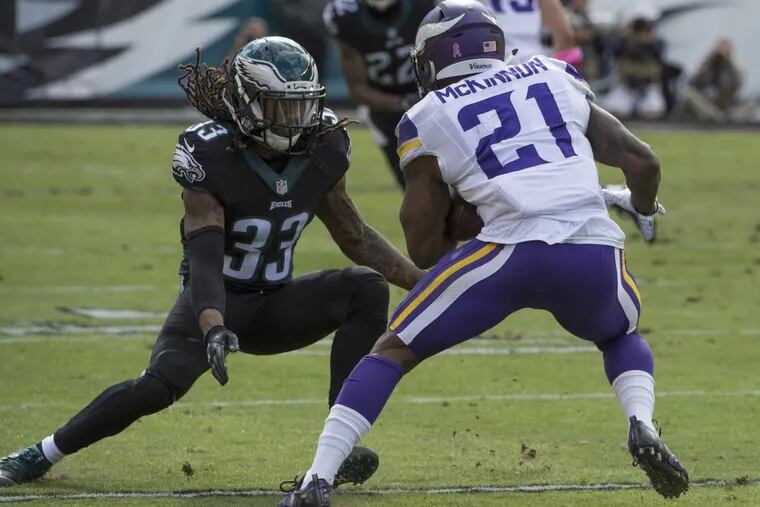 Eagles cornerback Ron Brooks injured his quad tendon on this play while trying to tackle Vikings running back Jerick McKinnon last October.