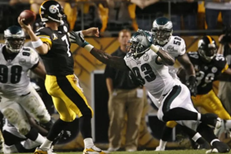 Eagles defensive end Jevon Kearse (93) gets pressure, forcing Steelers quarterback Ben Roethlisberger to throw a pass away. Could Kearse, a fan asks, be the next high-priced vet out the door?