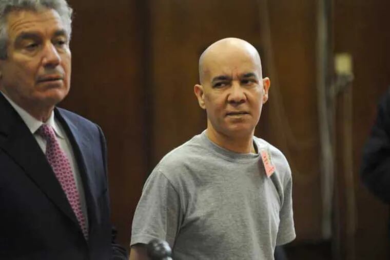 In this Nov. 15, 2012 file photo, Pedro Hernandez, right, appears in Manhattan criminal court with his attorney, Harvey Fishbein, in New York. (AP photo)