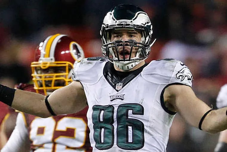 Eagles tight end Zach Ertz looks for an interference call against the Redskins. Ertz had 15 catches for 115 yards in the loss at FedEx Field. (Ron Cortes/Staff Photographer)