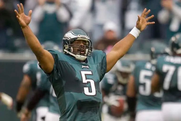 Donovan McNabb will be inducted into the Philly sports hall of fame.